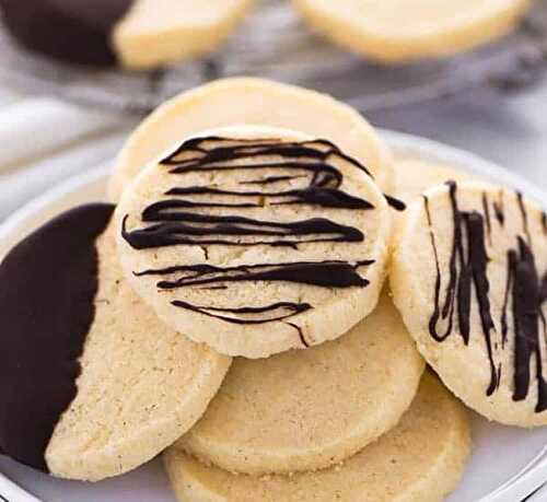 Biscuit nature au chocolat - délicieux gâteau pour votre petit déjeuner,