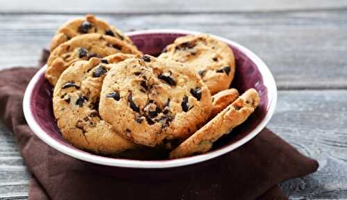 Biscuits au chocolat noir - recette gâteaux facile à préparer.