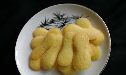 Biscuits langues de chats au thermomix - recette thermomix facile.