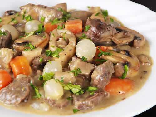 Blanquette de veau aux legumes - recette de plat principal.