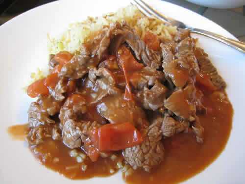 Boeuf aux tomates riz cookeo - votre délicieux plat de dîner.