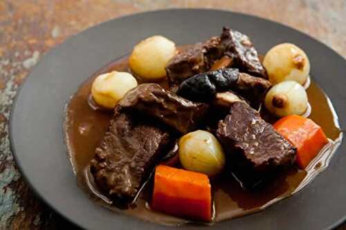 Boeuf bourguignon sauce onctueuse cookeo - un plat principal.