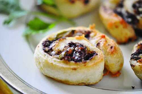 Bouchées de tapenade et parmesan - apéro d'olive noire