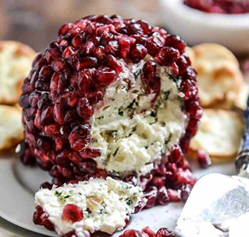 Boule de fromage à la grenade - recette facile à la maison.