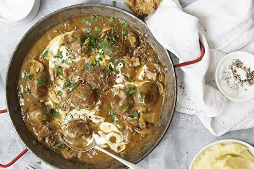 Boulettes de viande à la sauce Stroganoff - votre repas principal.