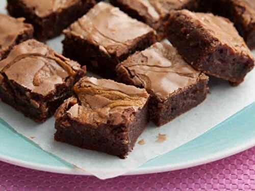 Brownies au beurre d’arachide - pour accompagner vos jus.