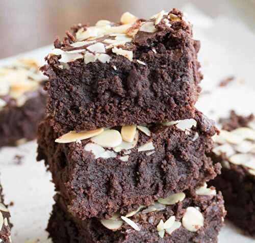 Brownies aux amandes effilées au thermomix - pour votre dessert.