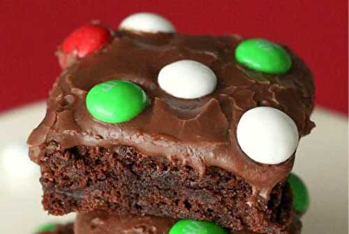 Brownies aux M&M's et glaçage au chocolat - le gâteau ultra fondant.