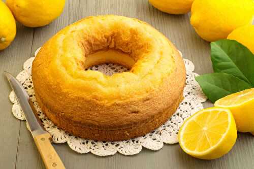 Cake au citron ultra moelleux - un gâteau fondant pour le petit déjeuner.