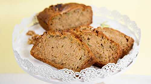 Cake aux courgettes et noix - un délicieux pain pour votre goûter.