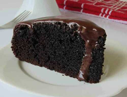 Cake chocolat facile avec glaçage - un délice pour votre goûter
