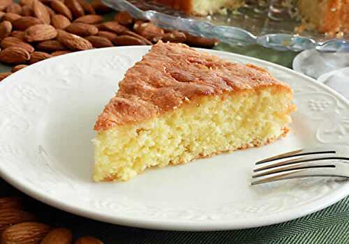 Cake moelleux aux amandes au thermomix - pour votre goûter.