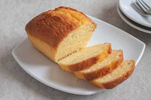 Cake super moelleux et léger - gâteau pour le petit déjeuner.