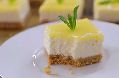 Carrés cheesecake au citron - petits gâteaux pour votre dessert.