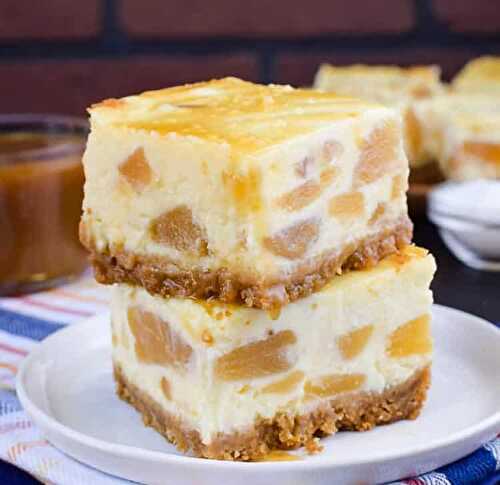 Carrés cheesecake aux pommes - le gâteau américain.