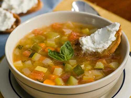 Chaudree de legumes cookeo - une soupe onctueuse et riche.