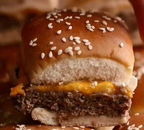 Cheeseburger Mcdo fait maison - recette facile à réaliser.