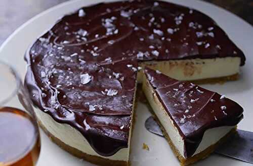 Cheesecake chocolat sans cuisson - un délicieux gâteau glacé.