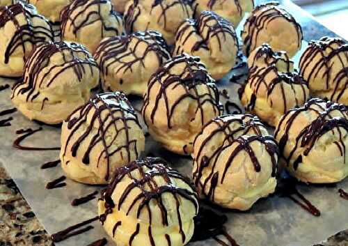 Choux à la crème pâtissière et chocolat - pour votre goûter ou dessert.