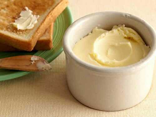 Comment faire du beurre maison - la recette facile et rapide.