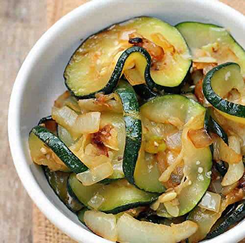 Courgettes à l'oignon au thermomix - recette thermomix facile.