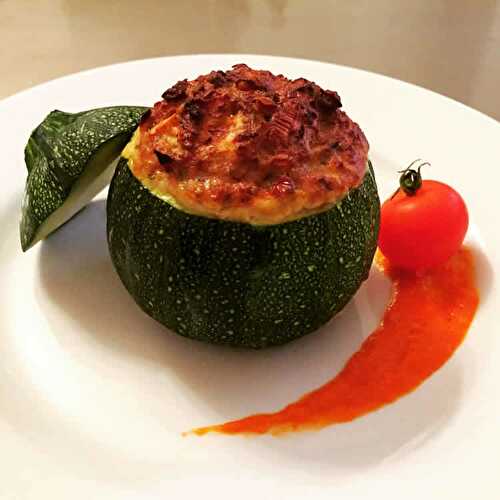 Courgettes farcies au thon et à la tomate ww - plat à 0 SP.