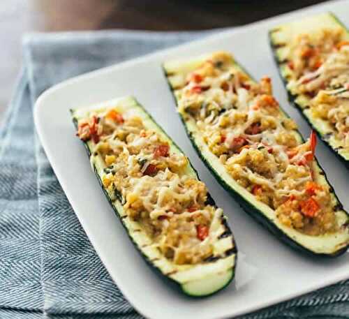 Courgettes farcies aux légumes - un délicieux plat au four.