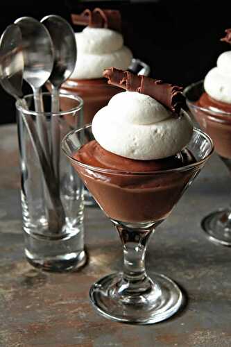 Crème au chocolat fait maison - un délicieux dessert pour vos fins de repas