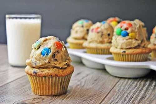 Cupcakes à la crème biscuits et M&M's - délice pour votre goûter
