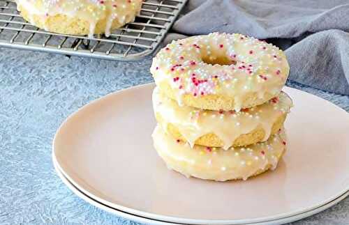 Donuts moelleux au glaçage au thermomix - un vrai délice.