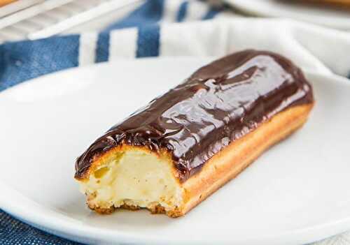 Eclairs au chocolat et vanille - un délicieux gâteau pour votre goûter.