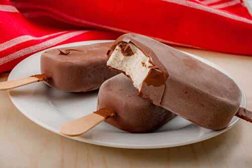 Esquimaux au chocolat et vanille - glace faite maison pour vos enfants.
