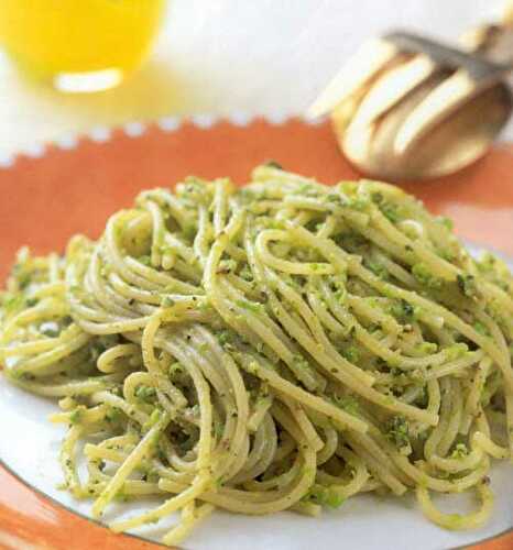 Fettuccine al pesto genovese - recette facile à la maison.