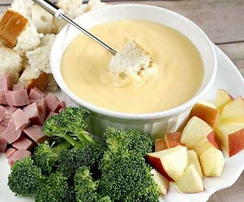 Fondue aux 3 fromages suisses - la fondue savoyarde.