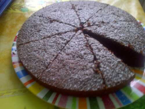 Gateau au chocolat facile pour enfants - fait maison.