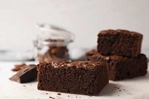 Gâteau au chocolat ultra moelleux et fondant - pour votre goûter.
