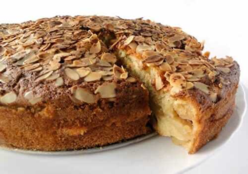 Gâteau aux pommes et la cannelle - un délice fondant pour votre goûter.