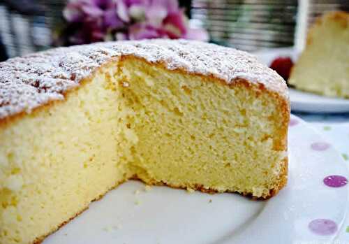 Gâteau éponge moelleux au thermomix - recette thermomix.