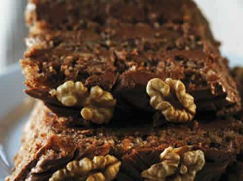 Gateau leger au chocolat et aux noix - recette facile .