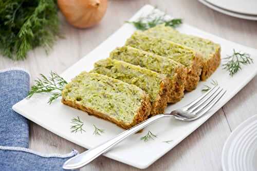 Gâteau sucré aux courgettes - le délicieux cake moelleux.