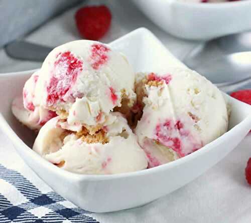 Glace framboises et spéculoos - un sorbet pour votre dessert.