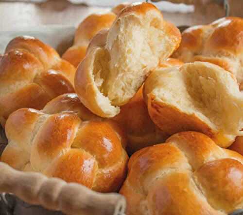 Mini brioche faite maison - petit pain pour votre petit déjeuner.