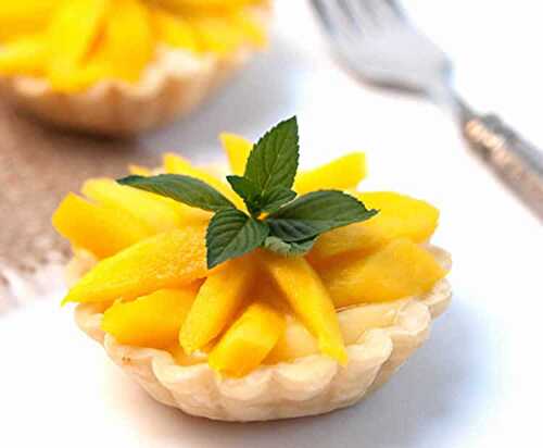 Mini tartelette a la mangue et crème - gâteau du dessert.