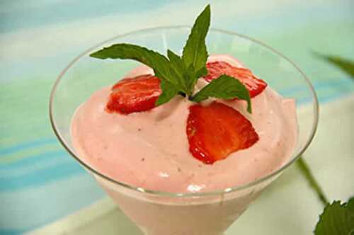 Mousse de fraises et menthe avec thermomix - recette facile