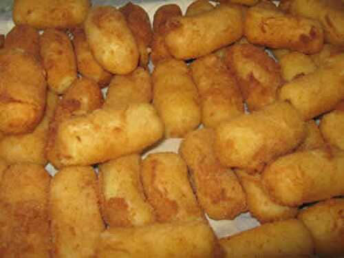 Nuggets de poulet avec la vache qui rit facile à la maison.