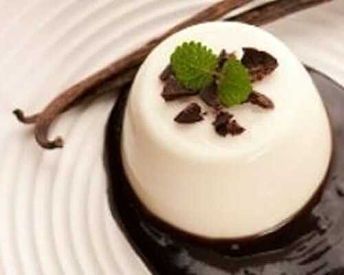 Panna cotta - un dessert tendre, délicieux d'origine italienne.