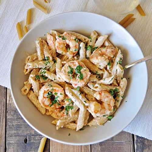 Penne aux crevettes et sauce yaourt - plat de pâtes aux fruit de mer