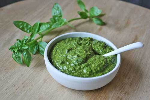 Pesto au basilic - Une délicieuse sauce parfumée pour vos plats.