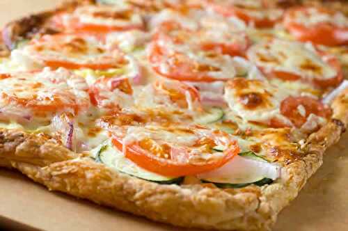 Pizza aux légumes - plat ideal pour votre weekend.