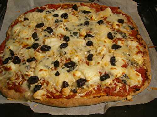 Pizza aux trois fromages - recette facile pour vous à la maison